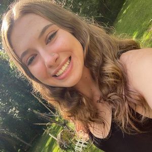 Meet your Posher, Abbigail